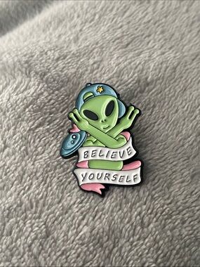 Alien enamel pin